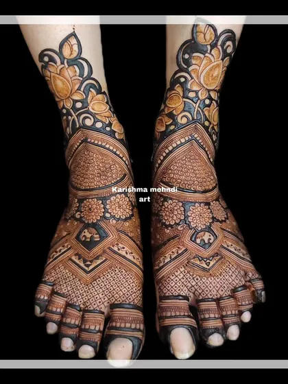 Bridal henna extends to the feet, and mastering this is a key professional skill. This design features detailed lotus patterns and clean geometric fillers, techniques we cover thoroughly in my advanced courses.