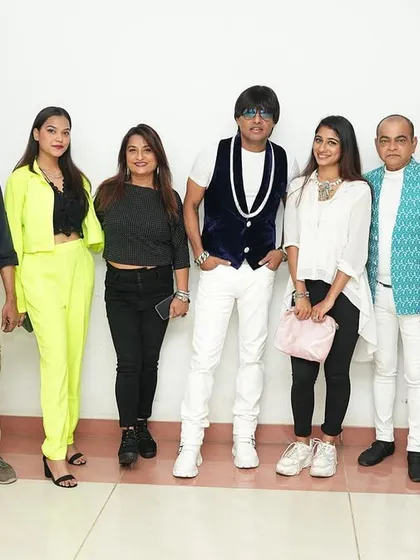 Let me introduce my new 'A-Force' team. A group photo with the singers, dancers, choreographer, and presenter for our shows in New Bombay.