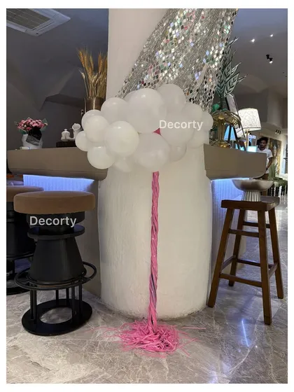 A simple yet elegant balloon decoration, perfect for adding a pop of color to any corner of the party venue.