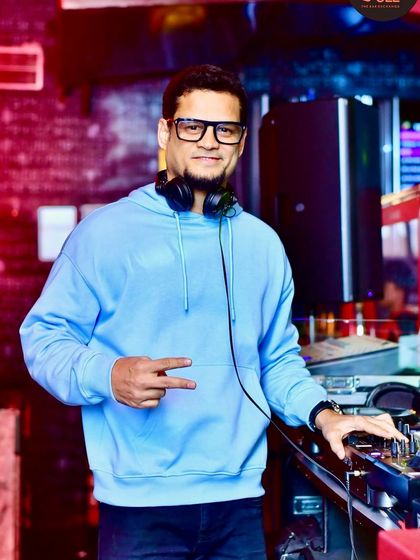 Hemanth Bhat - Wedding DJ Services Behind the Decks photo 6