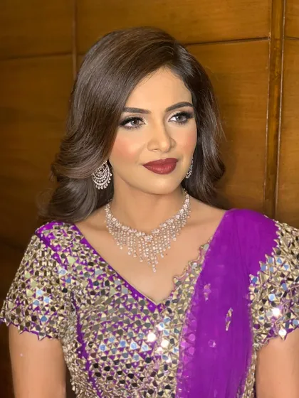 Yesha looking stunning and confident with her bold sangeet makeup.