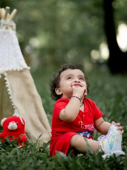 The cutest explorer in the great big world. Celebrating one year of adventures.