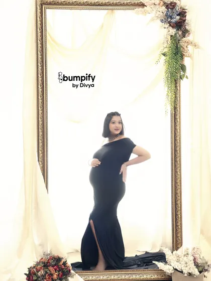 Another pose within the mirror frame setup. This unique prop allows for so many creative and beautiful compositions.