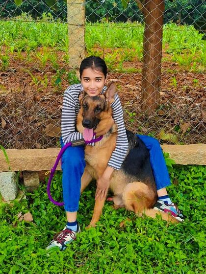 A big hug for my boy. I teach you how to build a relationship where your dog sees you as their safe space and best friend.