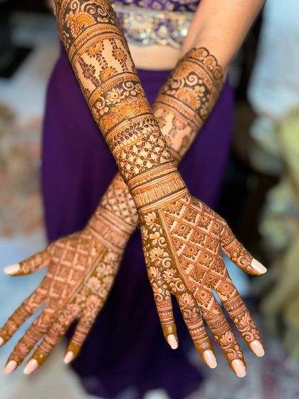 Detailed Back of Hand Designs photo 11