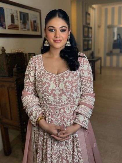 The final result of our glass skin mission. She looks absolutely glowing.