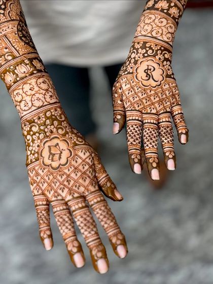Mitali - Mehendi for Special Occasions Exquisite Bridal Mehendi photo 18