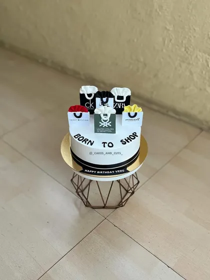 Another take on the shopping theme, this "Born to Shop" cake is perfect for a fashionista's birthday.