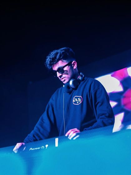 All set for a crazy weekend. A shot of me at the console, ready to make the crowd dance.