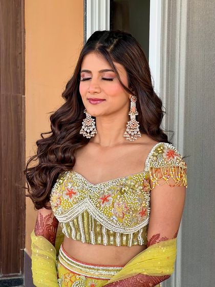 Vibrant Mehendi & Haldi Styles photo 27