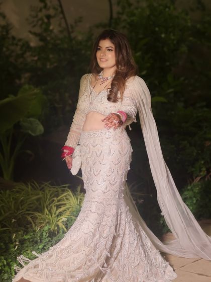 Elegant Reception & Evening Looks photo 14