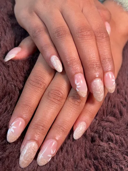 A full view of this beautiful and subtle floral glitter set.