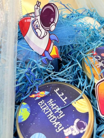 3, 2, 1... Happy Birthday! Themed jar lids add another layer of fun to our kids' birthday hampers.