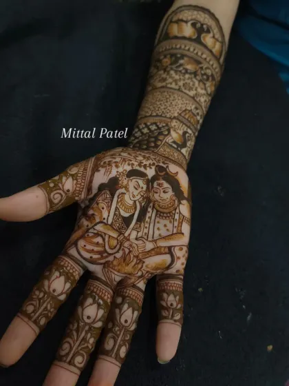 A close-up of a divine Shiva-Parvati portrait, perfect for an engagement ceremony. The detail in their expressions and attire brings the sacred image to life.