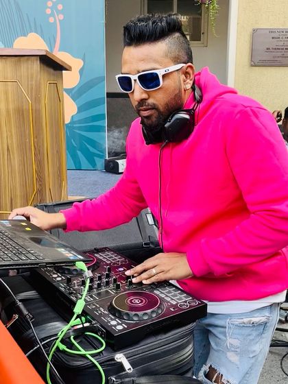 DJ Diwu - DJ for Events High-Energy Corporate & College Gigs photo 6