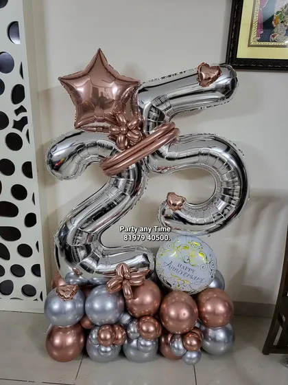 Another view of the 25th anniversary balloon bouquet.