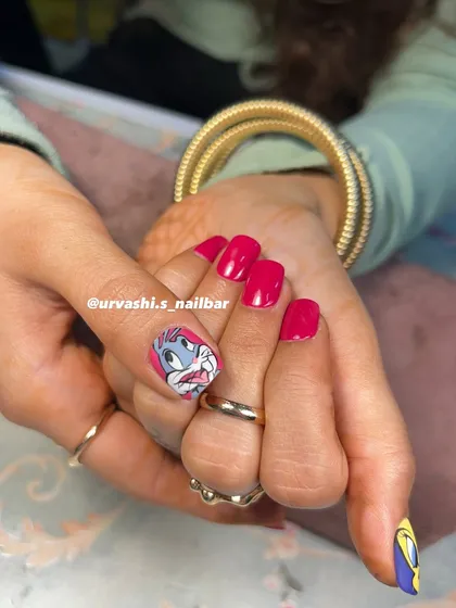 A touch of nostalgia with these hand-painted cartoon nails. I recreated Bugs Bunny and Tweety Bird for a fun, playful look that brings back childhood memories.