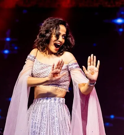 The joy and energy of a bride's solo performance, captured in a single shot. We choreograph routines that are fun and expressive.