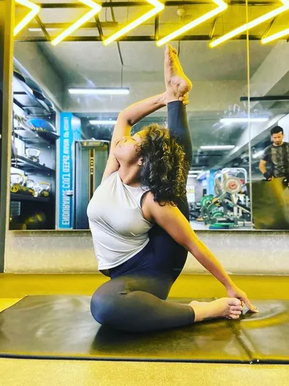 The Compass Pose, or Parivrtta Surya Yantrasana, is a deep hip and shoulder opener that requires patience and practice. It’s a beautiful reminder of how far we can come when we are consistent.