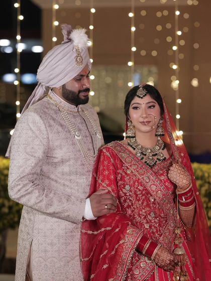 The way he looks at her! I love being part of these moments. Kashish's makeup is subtle yet defining, perfect for these romantic, candid shots.