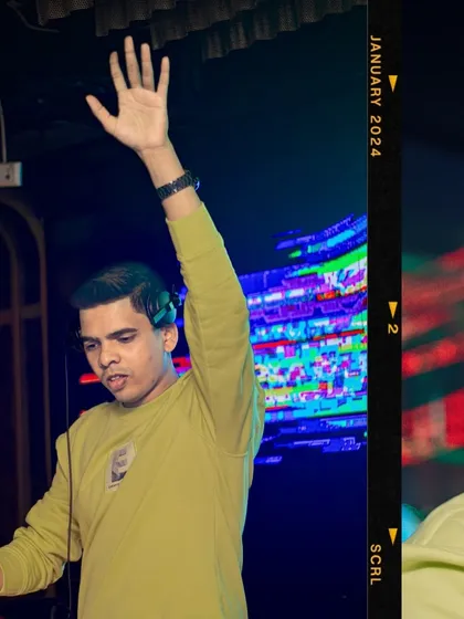 Another film-strip edit, showing me raising my hand to connect with the crowd.