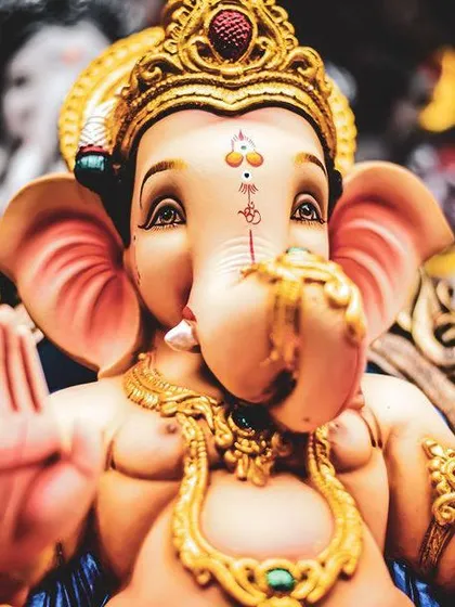 This beautiful idol of Lord Ganesha is a reminder of his power to guide and protect you, clearing all obstacles from your path.