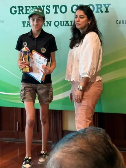 Prisca Sachdeva is awarded her Runner-Up trophy at the Taiwan Junior Qualifier.