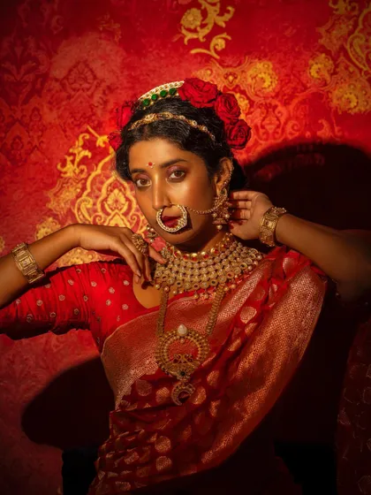 A close-up on the stunning traditional jewellery and the bold nath (nose ring) that completes this festive Maharashtrian look for Ketaki Narayan.