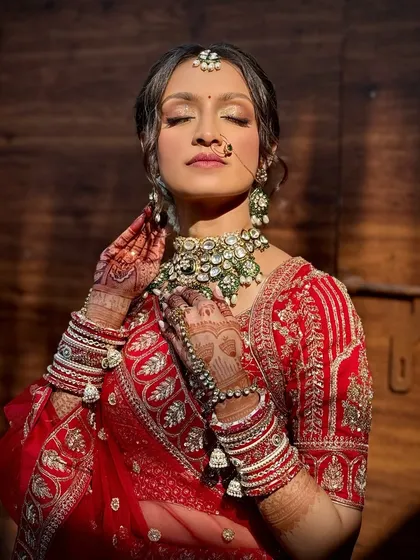 This image captures the serene and radiant glow of the bride. The skin prep and foundation technique I use ensures a luminous, second-skin finish.