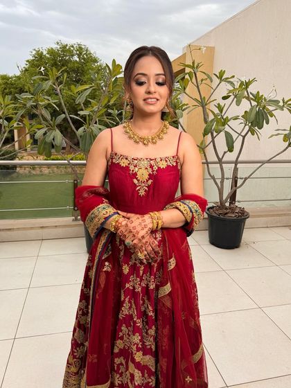 A happy, candid moment. The soft glam makeup with a smokey eye is perfect for any festive occasion, day or night.