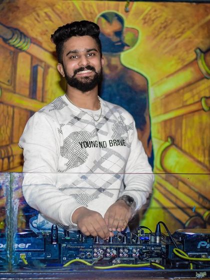 A shot from a great night at Shift. The "Young and Brave" shirt says it all.