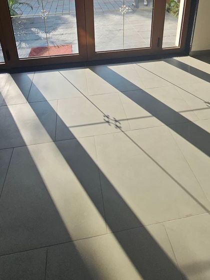 The long shadows cast by the Georgian bars create a dramatic effect on the floor, showing how windows can be an active element in your interior design.