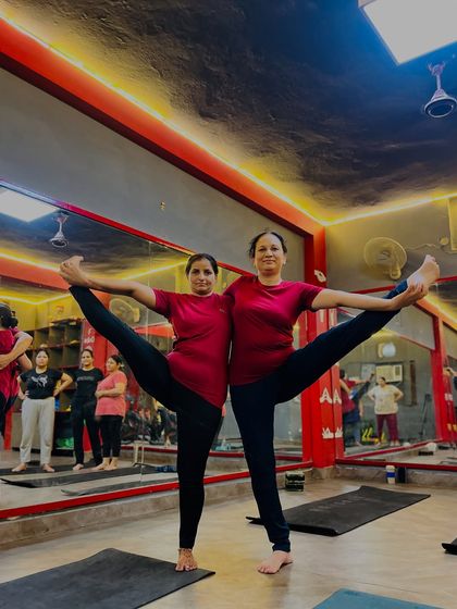 Acroyoga & Partner Workshops photo 7