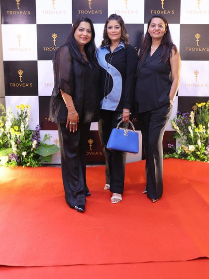 A photo from the red carpet at the Trovea's brand launch event, where I had the pleasure of hosting a workshop. It's always wonderful to collaborate with brands that share a passion for decor.