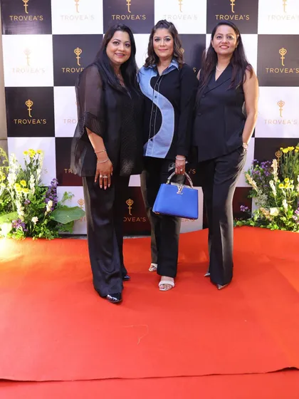Posing with the team from Trovea's at our collaborative workshop. It was a pleasure to partner with them for their grand launch event and share my passion for table styling.