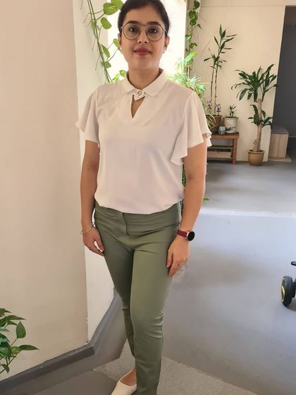 This client's journey shows the process behind the transformation. It's not a quick fix but a guided process of learning what works for your body, personality, and lifestyle.