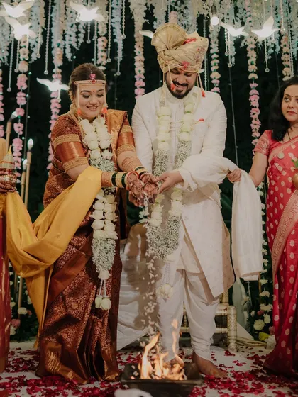 The sacred homa fire is the heart of a Hindu wedding ceremony. I focus on capturing these pivotal rituals with reverence, preserving the sanctity and emotion of the moment as the couple performs the laja homa.