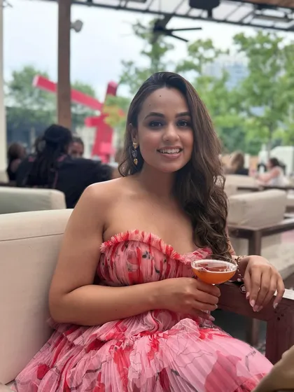 Enjoying a cocktail with my full glam on. I love getting dressed up and creating a complete look for a day out.