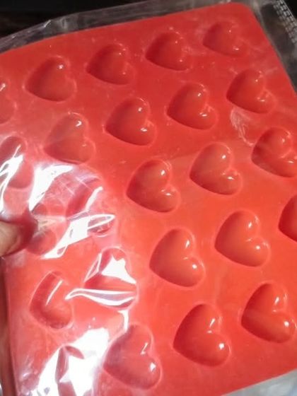 This 24-cavity mini heart mold is perfect for making small guest soaps, hotel soaps, or decorative embeds for larger soap projects.