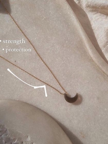 My Smoky Quartz Luna Pendant is a powerful tool for strength and protection. It helps neutralize negative vibrations and brings a sense of calm.