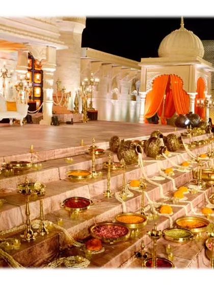 Royal Sanctuaries: Grand Wedding Mandaps & Receptions photo 46