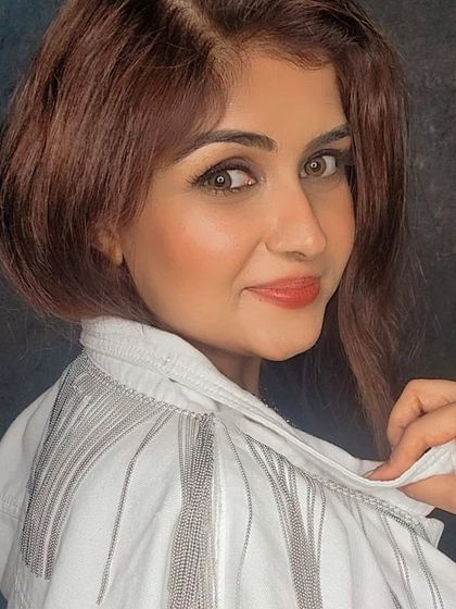 A portrait reflecting on the lessons of the past year. My work is about empowering others, but also about setting boundaries and protecting my own energy to serve better.