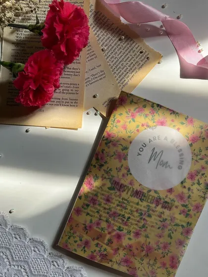 The cover of the Mother's Day mini journal, a beautiful and thoughtful gift.