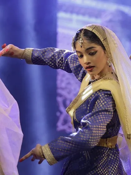 A moment of perfect synchronicity and grace from our 'Taraana' composition at Varshik Utsav 2024. This is what we strive for in our group choreographies, where every dancer moves as one, telling a story through pure nritta (dance).