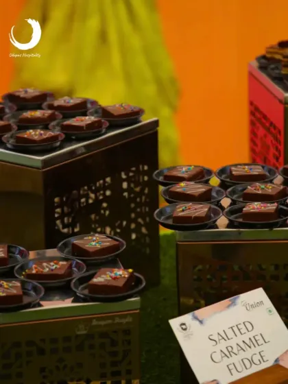 We offer a wide range of gourmet desserts to complete your event menu. These salted caramel fudge bites are a perfect example of our modern sweet creations, individually portioned for an elegant and delightful treat.