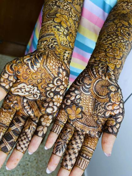 Z4 Studios - Special Occasion Henna My Signature Florals (The 'Floral Queen') photo 49