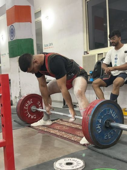 My student Akki clearing 210 kg in a deadlift session with the evening batch.
