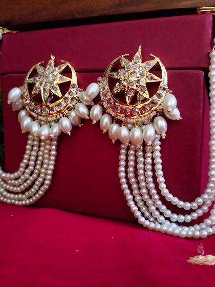 The 'कुमुदिनी' (Kumudini) Hyderabadi earrings with detachable earchains. The star and crescent motif makes these earrings unique and versatile.