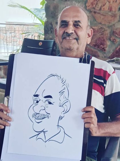 Happy Guests: Solo Portraits photo 35