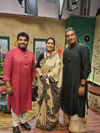 A blissful musical morning at Aakash Aath Studio with Sarod Maestro Dr. Rajeeb Chakraborty ji and eminent vocalist Jayatichandra Chakraborty di.